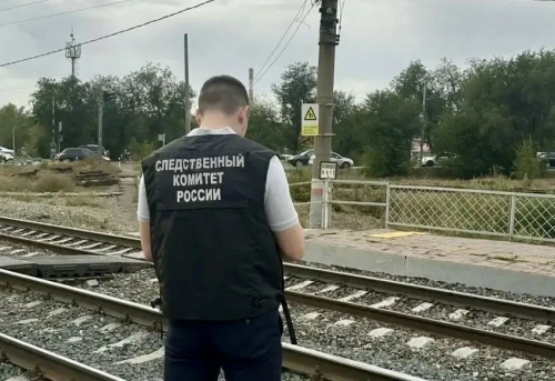 Грузовой состав под Оренбургом насмерть сбил женщину на путях Грузовой состав под Оренбургом насмерть сбил женщину на путях