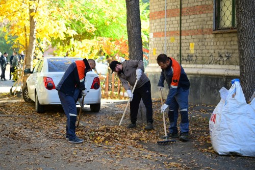 Металлурги Уральской Стали навели чистоту на улицах Новотроицка Металлурги Уральской Стали навели чистоту на улицах Новотроицка