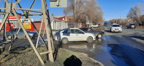 В Орске на Вокзальном шоссе в ДТП пострадал 65-летний велосипедист В Орске на Вокзальном шоссе в ДТП пострадал 65-летний велосипедист