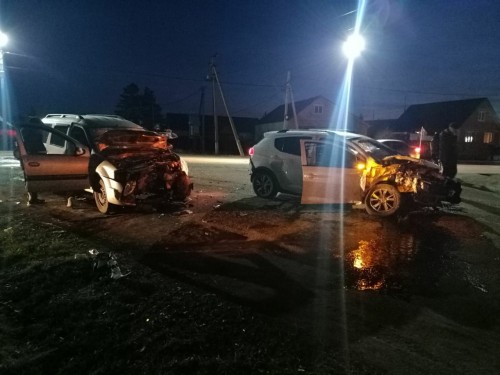 В Саракташе на перекрестке улиц Ленина и Луговой столкнулись автомобили 
