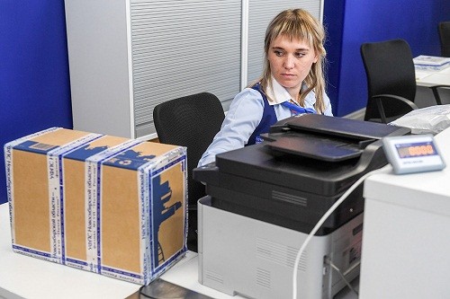 Обматерил почтового сотрудника Twitter