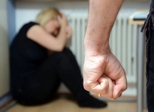 В Матвеевском районе мужчина избил жестоко свою жену В Матвеевском районе мужчина избил жестоко свою жену