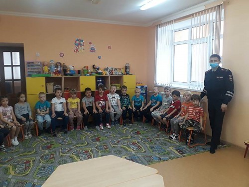 Шарлыкские полицейские и общественники провели «Уроки дорожной безопасности»