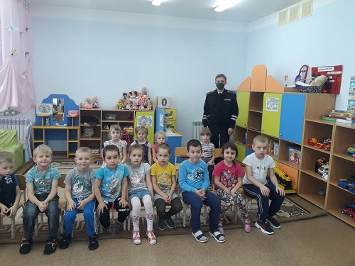 Шарлыкские полицейские и общественники провели «Уроки дорожной безопасности» Шарлыкские полицейские и общественники провели «Уроки дорожной безопасности»