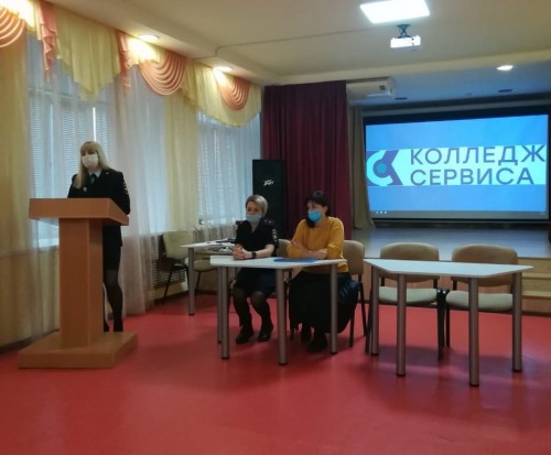 Полицейские Оренбурга провели акцию «С ненавистью и ксенофобией нам не по пути»