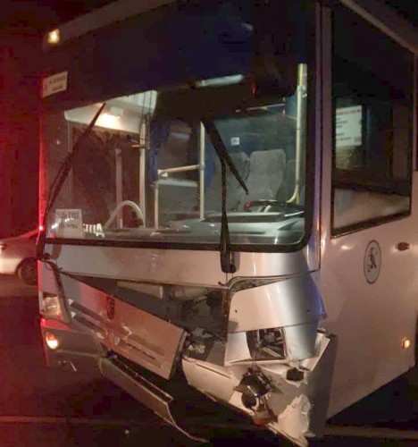 Под Оренбургом на автомобильной дороге Самара – Оренбург произошло ДТП Под Оренбургом на автомобильной дороге Самара – Оренбург произошло ДТП