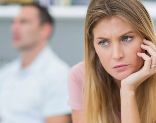 В Первомайском районе мужчина разозлился на женщину и обвинил ее избиении