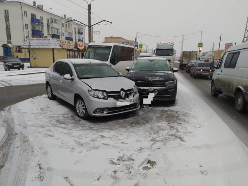 В Орске водители автомобилей не соблюдают режим езды в затрудненных погодных условиях