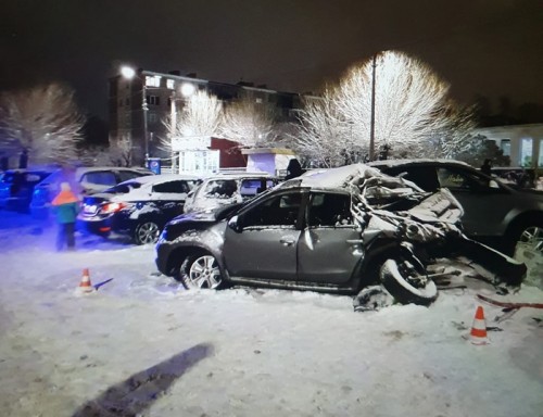 В Орске на улице Тагильской фура собрала четыре автомобиля