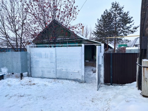 Сотрудники полиции Кувандыка работают на месте взрыва неизвестных предметов Сотрудники полиции Кувандыка работают на месте взрыва неизвестных предметов