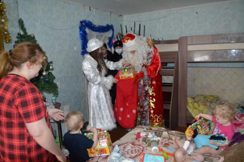 Общественный совет при МУ МВД России «Оренбургское» поздравил детей из нуждающихся семей