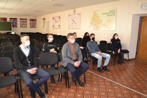 В Оренбурге сотрудники полиции наградили руководителей и участников регионального движения «Антидилер»