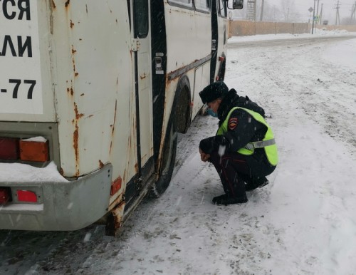 Водители пассажирских автобусов в Оренбурге ездят без прав Водители пассажирских автобусов в Оренбурге ездят без прав