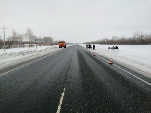 В Новосергиевском районе водитель легковушки уходил от столкновения и слетел в кювет