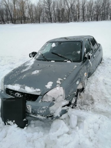 В Новосергиевском районе водитель легковушки уходил от столкновения и слетел в кювет