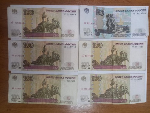 В Оренбурге два пьяных мужчины ограбили иностранца