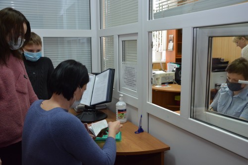 Мама с двумя детьми из ДНР получила свидетельство о предоставлении временного убежища