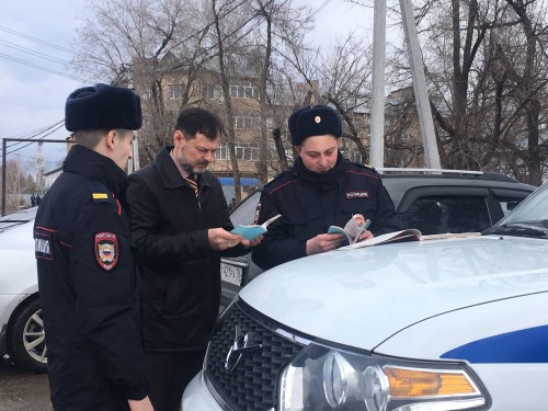 Заместитель председателя Общественного совета Владимир Захаров  проверил работу сотрудников патрульно-постовой службы ОМВД России по Соль-Илецкому городскому округу