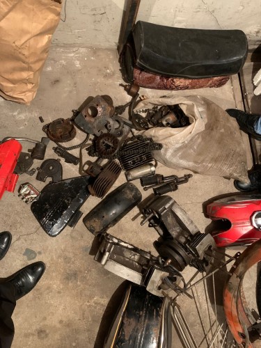 В Новотроицке полицейские оперативно задержали подозреваемого в краже автомобиля из гаража