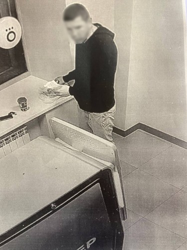 В Оренбурге полицейские задержали мужчину, похитившего 36 000 рублей с карты знакомого В Оренбурге полицейские задержали мужчину, похитившего 36 000 рублей с карты знакомого