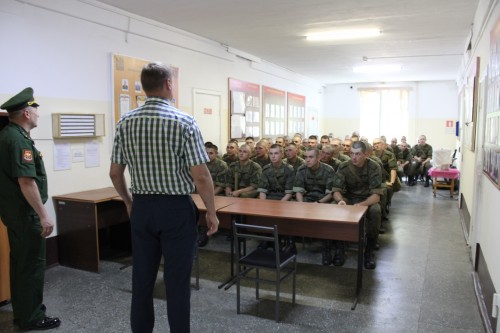 Сотрудники УНК области в рамках антинаркотического месячника посетили военную часть города Оренбурга   