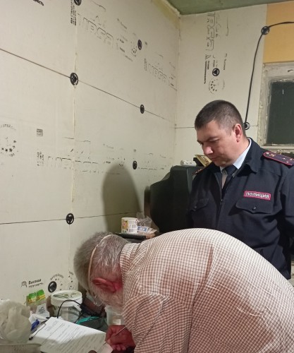 В рамках оперативно –профилактической операции «Профилактика-БЫТ» сотрудники полиции проводят информационную работу с населением.