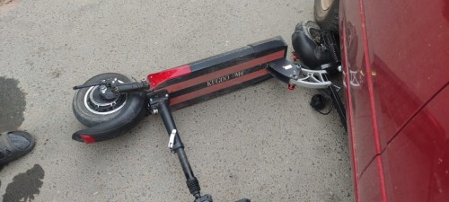 Полицейские разбираются в обстоятельствах ДТП с участием электросамоката