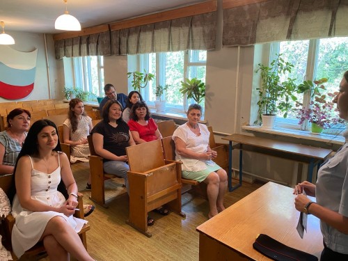 В рамках мероприятия «Автокресло-детям» сотрудники Госавтоинспекции Гайского городского округа провели встречу с работниками военного комиссариата Гайского городского округа и Новоорского района В рамках мероприятия «Автокресло-детям» сотрудники Госавтоинспекции Гайского городского округа провели встречу с работниками военного комиссариата Гайского городского округа и Новоорского района