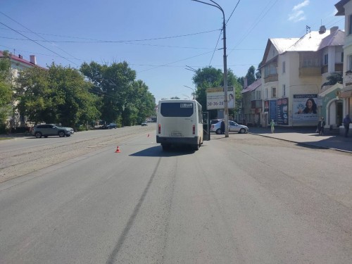 Сотрудники ГИБДД Орска устанавливают обстоятельства ДТП со смертельным исходом Сотрудники ГИБДД Орска устанавливают обстоятельства ДТП со смертельным исходом