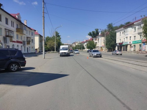 Сотрудники ГИБДД Орска устанавливают обстоятельства ДТП со смертельным исходом Сотрудники ГИБДД Орска устанавливают обстоятельства ДТП со смертельным исходом