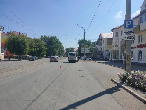 Сотрудники ГИБДД Орска устанавливают обстоятельства ДТП со смертельным исходом Сотрудники ГИБДД Орска устанавливают обстоятельства ДТП со смертельным исходом