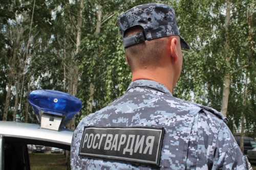 Росгвардейцы задержали мужчину, который нанес телесные повреждения своему отцу