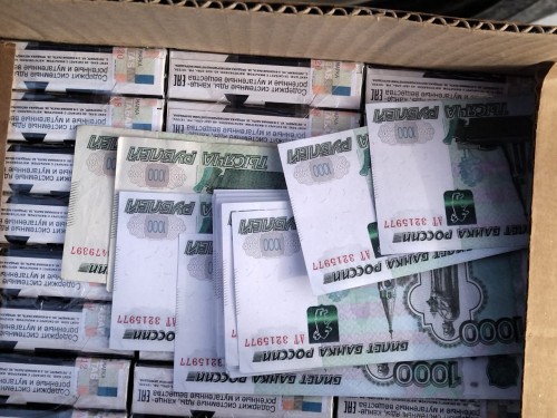 В Оренбурге полицейские изъяли контрафактные сигареты на сумму порядка 1,5 млн рублей В Оренбурге полицейские изъяли контрафактные сигареты на сумму порядка 1,5 млн рублей