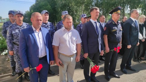 В Оренбуржье увековечили имя росгвардейца, погибшего в ходе специальной военной операции В Оренбуржье увековечили имя росгвардейца, погибшего в ходе специальной военной операции