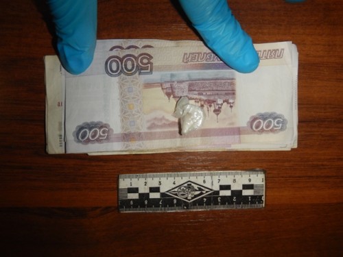 В Новотроицке сотрудники полиции задержали иностранного гражданина с героином