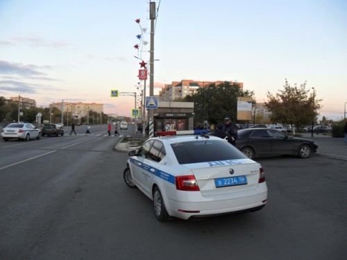 В Новотроицке полицейские патрульно-постовой службы по горячим следам задержали подозреваемого в угоне автомобиля