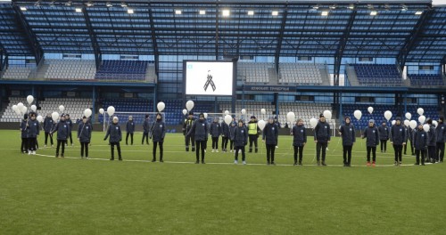 В Оренбурге инспекторы ГИБДД вместе с юными футболистами ФК В Оренбурге инспекторы ГИБДД вместе с юными футболистами ФК