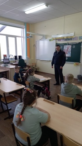 В Новотроицке автоинспекторы и педагоги провели викторину по правилам дорожного движения   