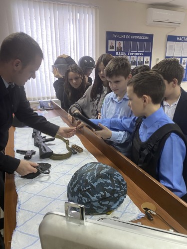 Переволоцкие полицейские приняли участие во Всероссийской акции профилактической направленности «Студенческий десант» Переволоцкие полицейские приняли участие во Всероссийской акции профилактической направленности «Студенческий десант»