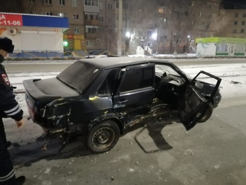 В Новотроицке сотрудники полиции устанавливают обстоятельства ДТП, в результате которого пострадал пассажир В Новотроицке сотрудники полиции устанавливают обстоятельства ДТП, в результате которого пострадал пассажир