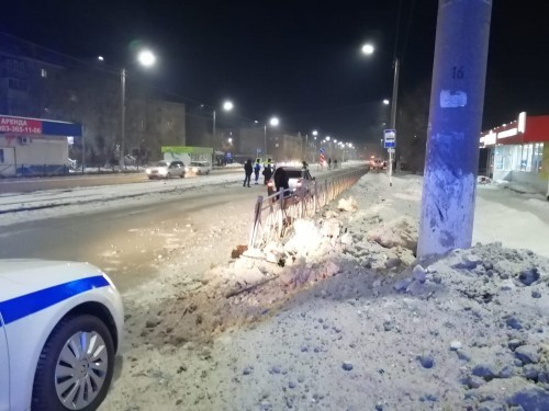 В Новотроицке сотрудники полиции устанавливают обстоятельства ДТП, в результате которого пострадал пассажир В Новотроицке сотрудники полиции устанавливают обстоятельства ДТП, в результате которого пострадал пассажир