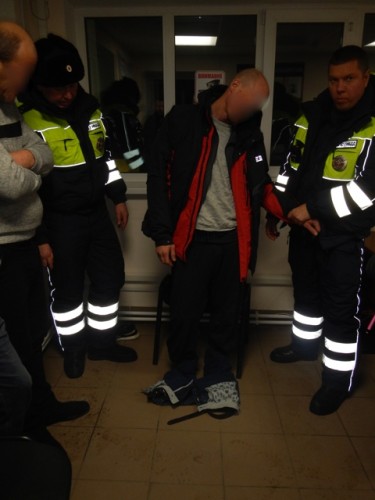 В Новотроицке полицейские пресекли сбыт крупной партии синтетического наркотика