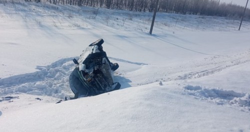 Сотрудники полиции Сорочинского городского округа устанавливают обстоятельства дорожно-транспортного происшествия, в котором пострадал водитель