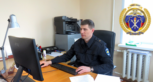 Сотрудники полиции Новоорского района задержали курьера мошенников