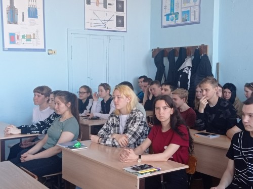 Сорочинские полицейские в рамках профилактического мероприятия «Дети России» встретились с обучающимися Сорочинского ветеринарного техникума и учениками школы № 117 г. Сорочинска.