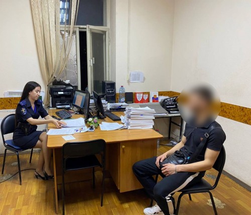 Оренбургские полицейские задержали злоумышленников, воровавших люки с колодцев, сплит-системы и медные провода Оренбургские полицейские задержали злоумышленников, воровавших люки с колодцев, сплит-системы и медные провода