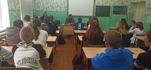 Профилактическая беседа на тему «Противодействие экстремизму и терроризму» проведена полицейскими Отделения МВД России по Александровскому району Профилактическая беседа на тему «Противодействие экстремизму и терроризму» проведена полицейскими Отделения МВД России по Александровскому району