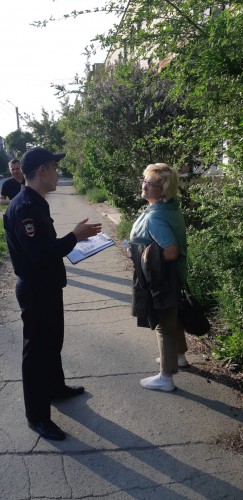 Сотрудники Отд МВД России по Гайскому городскому округу при поддержке членов Общественного совета и добровольной народной дружины присоединились к областной акции «Брось трубку!»