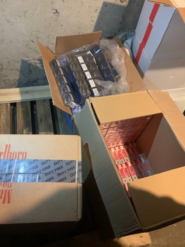 В Оренбуржье полиция подозревает мать с сыном в хранении свыше 67 тысяч пачек безакцизных сигарет В Оренбуржье полиция подозревает мать с сыном в хранении свыше 67 тысяч пачек безакцизных сигарет