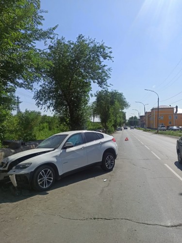 В Новотроицке полицейские устанавливают обстоятельства ДТП, в котором пострадала женщина-водитель